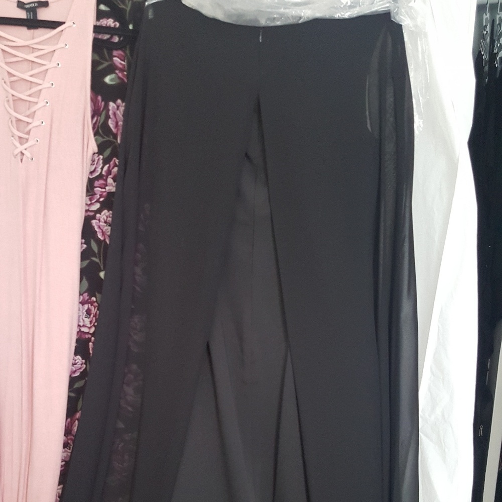 Black dress with cape - Picture 2 of 5
